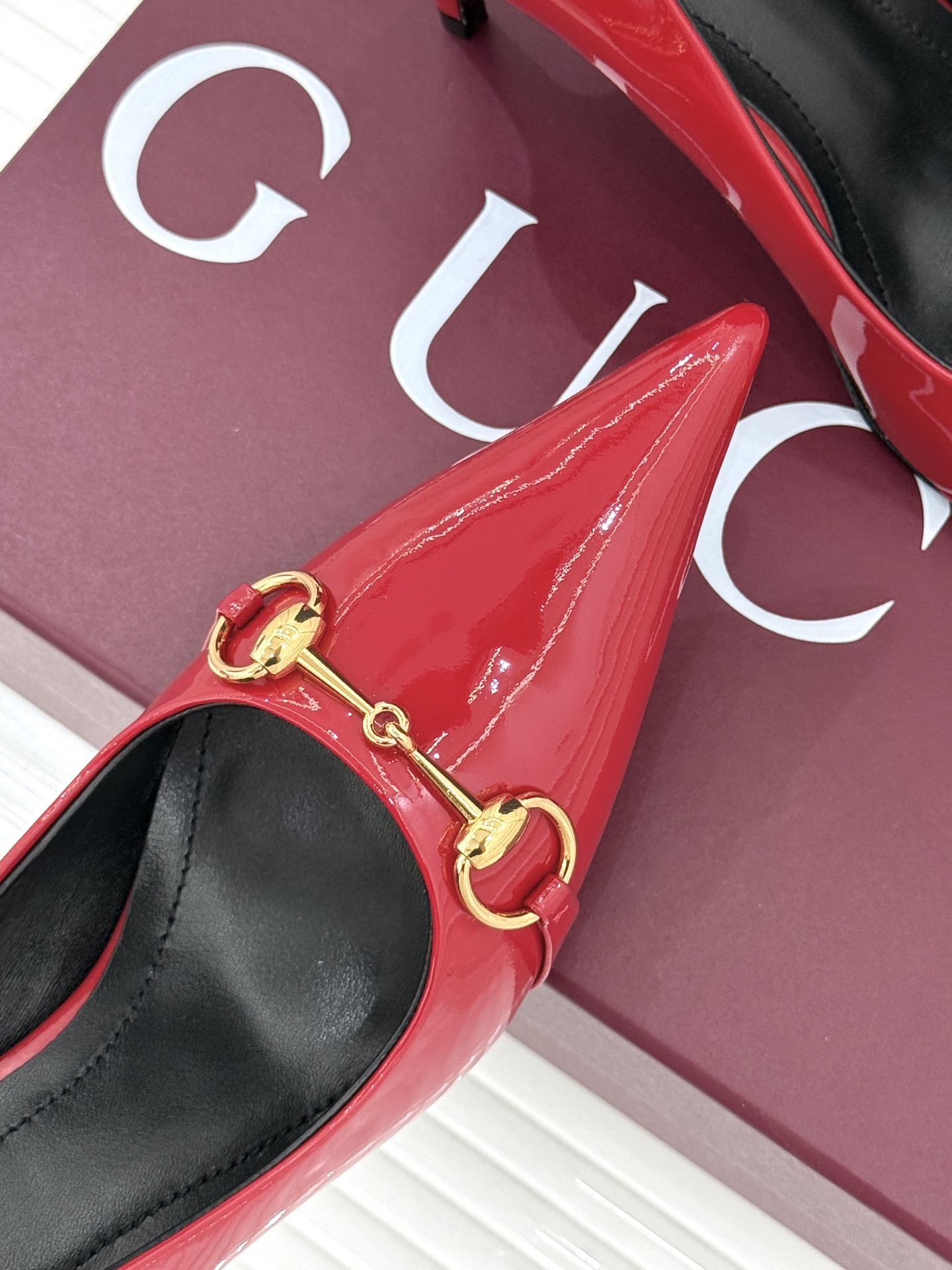 Gucci/古驰26WF新品Donna系列 马衔扣尖头高跟鞋凉鞋 经典马衔扣缀鞋面 尖头线条修饰纤细脚型 细跟拉长腿型比 Gucci/古驰26WF新品Donna系列 马衔扣尖头高跟鞋凉鞋 经典马衔扣缀鞋面 尖头线条修饰纤细脚型 细跟拉长腿型比