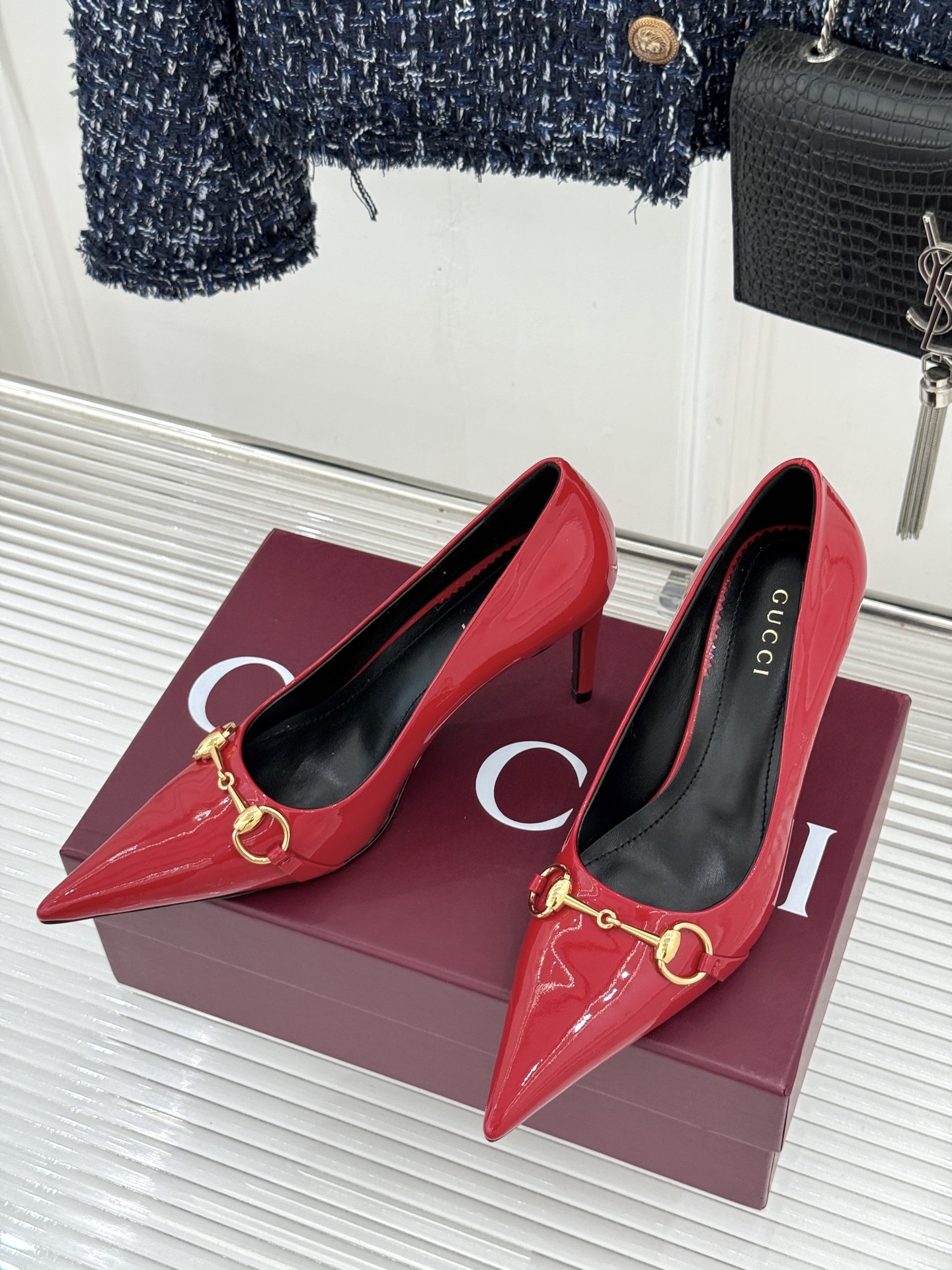 Gucci/古驰26WF新品Donna系列 马衔扣尖头高跟鞋凉鞋 经典马衔扣缀鞋面 尖头线条修饰纤细脚型 细跟拉长腿型比 Gucci/古驰26WF新品Donna系列 马衔扣尖头高跟鞋凉鞋 经典马衔扣缀鞋面 尖头线条修饰纤细脚型 细跟拉长腿型比
