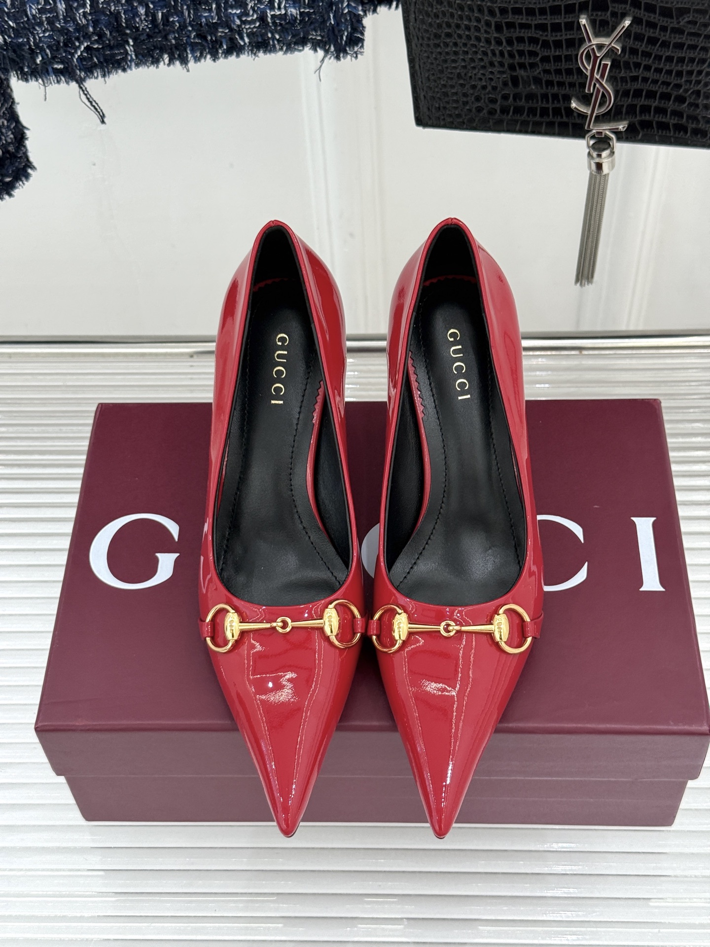 Gucci/古驰26WF新品Donna系列 马衔扣尖头高跟鞋凉鞋 经典马衔扣缀鞋面 尖头线条修饰纤细脚型 细跟拉长腿型比 Gucci/古驰26WF新品Donna系列 马衔扣尖头高跟鞋凉鞋 经典马衔扣缀鞋面 尖头线条修饰纤细脚型 细跟拉长腿型比