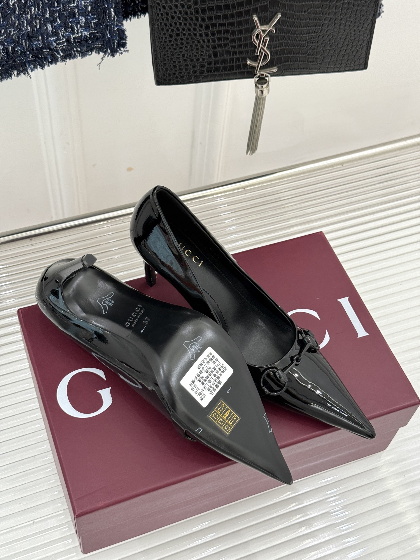 Gucci/古驰26WF新品Donna系列 马衔扣尖头高跟鞋凉鞋 经典马衔扣缀鞋面 尖头线条修饰纤细脚型 细跟拉长腿型比