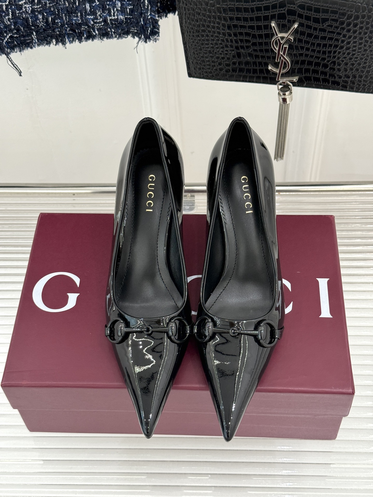 Gucci/古驰26WF新品Donna系列 马衔扣尖头高跟鞋凉鞋 经典马衔扣缀鞋面 尖头线条修饰纤细脚型 细跟拉长腿型比