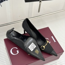 Gucci/古驰26WF新品Donna系列 马衔扣尖头高跟鞋凉鞋 经典马衔扣缀鞋面 尖头线条修饰纤细脚型 细跟拉长腿型比 Gucci/古驰26WF新品Donna系列 马衔扣尖头高跟鞋凉鞋 经典马衔扣缀鞋面 尖头线条修饰纤细脚型 细跟拉长腿型比
