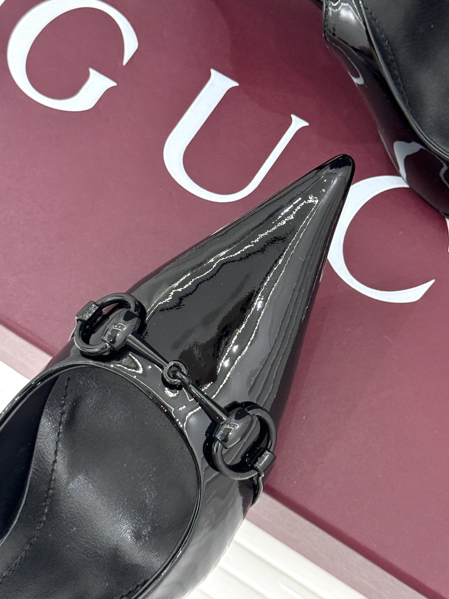 Gucci/古驰26WF新品Donna系列 马衔扣尖头高跟鞋凉鞋 经典马衔扣缀鞋面 尖头线条修饰纤细脚型 细跟拉长腿型比 Gucci/古驰26WF新品Donna系列 马衔扣尖头高跟鞋凉鞋 经典马衔扣缀鞋面 尖头线条修饰纤细脚型 细跟拉长腿型比