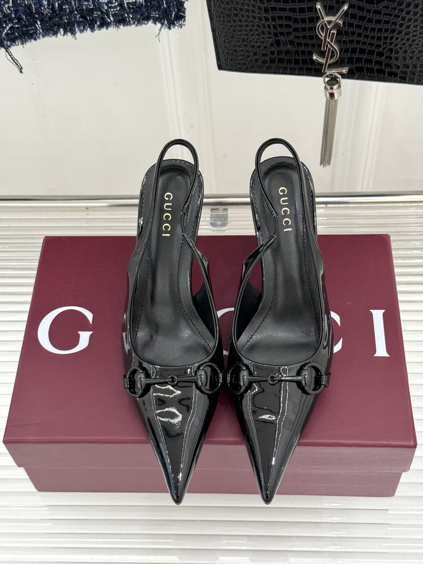 Gucci/古驰26WF新品Donna系列 马衔扣尖头高跟鞋凉鞋 经典马衔扣缀鞋面 尖头线条修饰纤细脚型 细跟拉长腿型比 Gucci/古驰26WF新品Donna系列 马衔扣尖头高跟鞋凉鞋 经典马衔扣缀鞋面 尖头线条修饰纤细脚型 细跟拉长腿型比