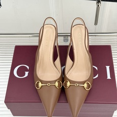 Gucci/古驰26WF新品Donna系列 马衔扣尖头高跟鞋凉鞋 经典马衔扣缀鞋面 尖头线条修饰纤细脚型 细跟拉长腿型比 Gucci/古驰26WF新品Donna系列 马衔扣尖头高跟鞋凉鞋 经典马衔扣缀鞋面 尖头线条修饰纤细脚型 细跟拉长腿型比