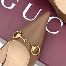 Gucci/古驰26WF新品Donna系列 马衔扣尖头高跟鞋凉鞋 经典马衔扣缀鞋面 尖头线条修饰纤细脚型 细跟拉长腿型比 Gucci/古驰26WF新品Donna系列 马衔扣尖头高跟鞋凉鞋 经典马衔扣缀鞋面 尖头线条修饰纤细脚型 细跟拉长腿型比