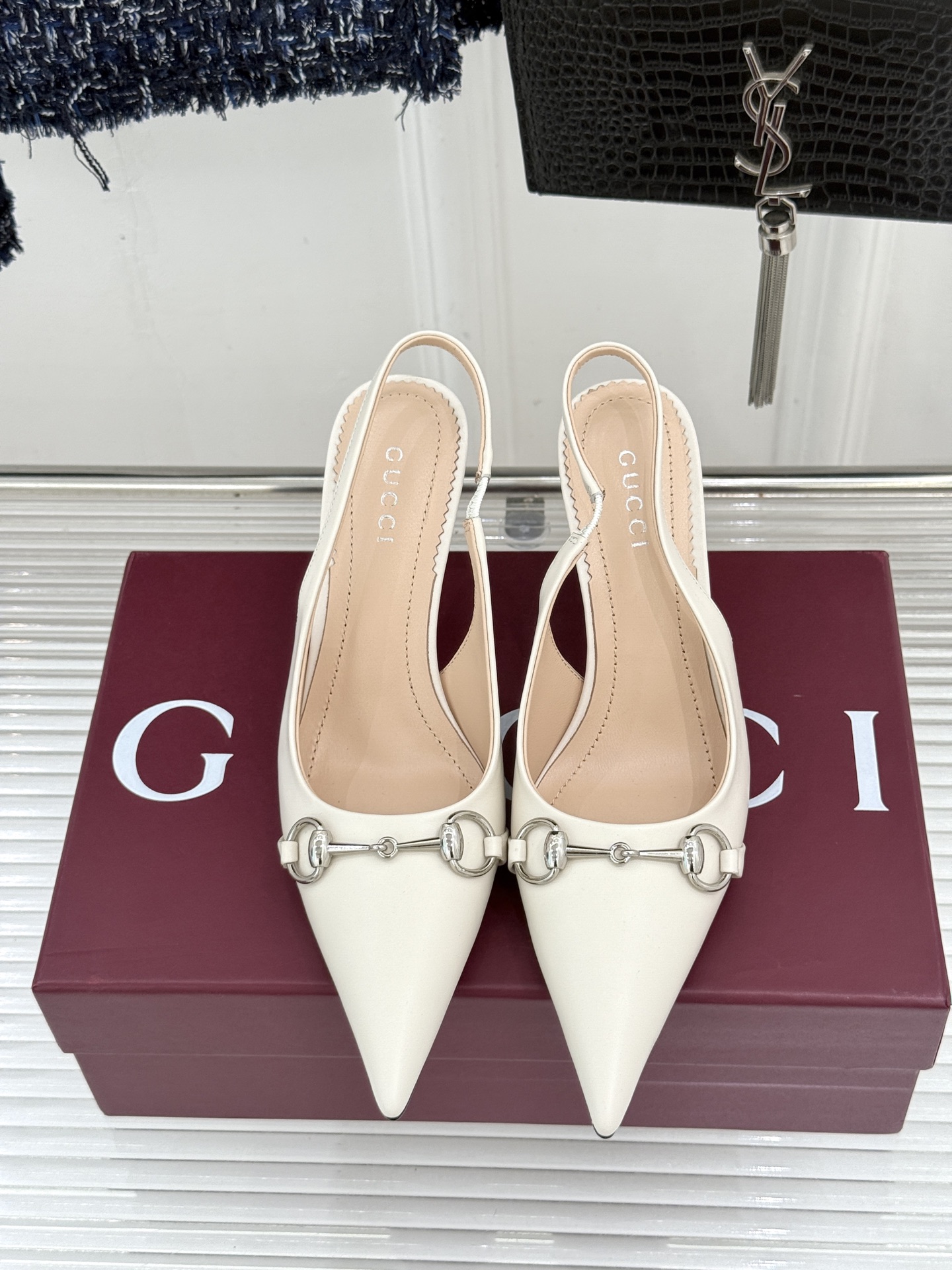 Gucci/古驰26WF新品Donna系列 马衔扣尖头高跟鞋凉鞋 经典马衔扣缀鞋面 尖头线条修饰纤细脚型 细跟拉长腿型比 Gucci/古驰26WF新品Donna系列 马衔扣尖头高跟鞋凉鞋 经典马衔扣缀鞋面 尖头线条修饰纤细脚型 细跟拉长腿型比