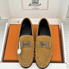 Hermès/爱马仕26WF新品 H金属扣一脚蹬乐福鞋 金属H扣是低调的灵魂 一脚蹬穿脱超省心 版型利落衬得脚秀气 麂皮 Hermès/爱马仕26WF新品 H金属扣一脚蹬乐福鞋 金属H扣是低调的灵魂 一脚蹬穿脱超省心 版型利落衬得脚秀气 麂皮