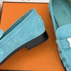 Hermès/爱马仕26WF新品 H金属扣一脚蹬乐福鞋 金属H扣是低调的灵魂 一脚蹬穿脱超省心 版型利落衬得脚秀气 麂皮 Hermès/爱马仕26WF新品 H金属扣一脚蹬乐福鞋 金属H扣是低调的灵魂 一脚蹬穿脱超省心 版型利落衬得脚秀气 麂皮