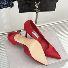 Jimmy Choo/吉米周26WF新品 真丝尖头侧空细跟高跟鞋 真丝缎面泛着柔润微光 尖头剪裁利落显腿长 侧空露肤衬得 Jimmy Choo/吉米周26WF新品 真丝尖头侧空细跟高跟鞋 真丝缎面泛着柔润微光 尖头剪裁利落显腿长 侧空露肤衬得