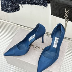 Jimmy Choo/吉米周26WF新品 真丝尖头侧空细跟高跟鞋 真丝缎面泛着柔润微光 尖头剪裁利落显腿长 侧空露肤衬得 Jimmy Choo/吉米周26WF新品 真丝尖头侧空细跟高跟鞋 真丝缎面泛着柔润微光 尖头剪裁利落显腿长 侧空露肤衬得