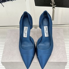 Jimmy Choo/吉米周26WF新品 真丝尖头侧空细跟高跟鞋 真丝缎面泛着柔润微光 尖头剪裁利落显腿长 侧空露肤衬得 Jimmy Choo/吉米周26WF新品 真丝尖头侧空细跟高跟鞋 真丝缎面泛着柔润微光 尖头剪裁利落显腿长 侧空露肤衬得