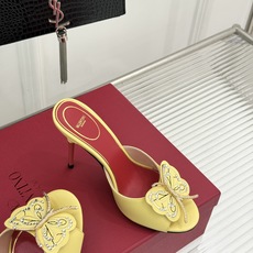 Valentino/华伦天奴26WF新品 立体蝴蝶水钻金属跟高跟拖鞋 立体蝶翼嵌满碎钻 金属细跟撑起利落气场 一字拖穿脱 Valentino/华伦天奴26WF新品 立体蝴蝶水钻金属跟高跟拖鞋 立体蝶翼嵌满碎钻 金属细跟撑起利落气场 一字拖穿脱