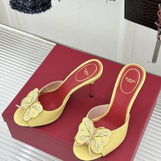 Valentino/华伦天奴26WF新品 立体蝴蝶水钻金属跟高跟拖鞋 立体蝶翼嵌满碎钻 金属细跟撑起利落气场 一字拖穿脱 Valentino/华伦天奴26WF新品 立体蝴蝶水钻金属跟高跟拖鞋 立体蝶翼嵌满碎钻 金属细跟撑起利落气场 一字拖穿脱