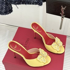Valentino/华伦天奴26WF新品 立体蝴蝶水钻金属跟高跟拖鞋 立体蝶翼嵌满碎钻 金属细跟撑起利落气场 一字拖穿脱 Valentino/华伦天奴26WF新品 立体蝴蝶水钻金属跟高跟拖鞋 立体蝶翼嵌满碎钻 金属细跟撑起利落气场 一字拖穿脱