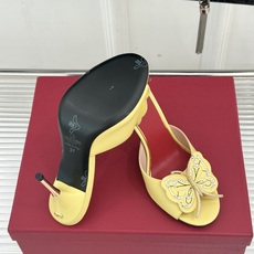 Valentino/华伦天奴26WF新品 立体蝴蝶水钻金属跟高跟拖鞋 立体蝶翼嵌满碎钻 金属细跟撑起利落气场 一字拖穿脱 Valentino/华伦天奴26WF新品 立体蝴蝶水钻金属跟高跟拖鞋 立体蝶翼嵌满碎钻 金属细跟撑起利落气场 一字拖穿脱