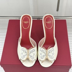 Valentino/华伦天奴26WF新品 立体蝴蝶水钻金属跟高跟拖鞋 立体蝶翼嵌满碎钻 金属细跟撑起利落气场 一字拖穿脱 Valentino/华伦天奴26WF新品 立体蝴蝶水钻金属跟高跟拖鞋 立体蝶翼嵌满碎钻 金属细跟撑起利落气场 一字拖穿脱