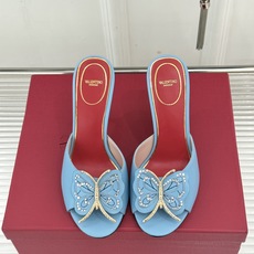 Valentino/华伦天奴26WF新品 立体蝴蝶水钻金属跟高跟拖鞋 立体蝶翼嵌满碎钻 金属细跟撑起利落气场 一字拖穿脱 Valentino/华伦天奴26WF新品 立体蝴蝶水钻金属跟高跟拖鞋 立体蝶翼嵌满碎钻 金属细跟撑起利落气场 一字拖穿脱