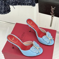 Valentino/华伦天奴26WF新品 立体蝴蝶水钻金属跟高跟拖鞋 立体蝶翼嵌满碎钻 金属细跟撑起利落气场 一字拖穿脱 Valentino/华伦天奴26WF新品 立体蝴蝶水钻金属跟高跟拖鞋 立体蝶翼嵌满碎钻 金属细跟撑起利落气场 一字拖穿脱