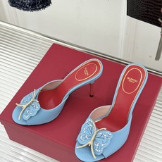 Valentino/华伦天奴26WF新品 立体蝴蝶水钻金属跟高跟拖鞋 立体蝶翼嵌满碎钻 金属细跟撑起利落气场 一字拖穿脱 Valentino/华伦天奴26WF新品 立体蝴蝶水钻金属跟高跟拖鞋 立体蝶翼嵌满碎钻 金属细跟撑起利落气场 一字拖穿脱