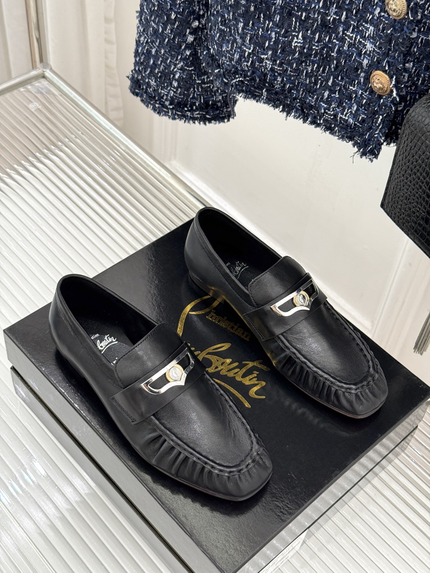 男码＋20 ChristinLouboutin/CL26WF新品 复古褶皱英伦乐情侣款福鞋 金属扣自带奢牌锋芒 手工褶皱