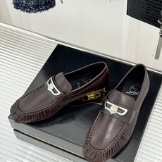 男码+20 ChristinLouboutin/CL26WF新品 复古褶皱英伦乐情侣款福鞋 金属扣自带奢牌锋芒 手工褶皱 男码+20 ChristinLouboutin/CL26WF新品 复古褶皱英伦乐情侣款福鞋 金属扣自带奢牌锋芒 手工褶皱