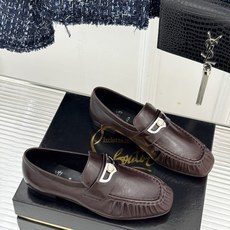 男码+20 ChristinLouboutin/CL26WF新品 复古褶皱英伦乐情侣款福鞋 金属扣自带奢牌锋芒 手工褶皱 男码+20 ChristinLouboutin/CL26WF新品 复古褶皱英伦乐情侣款福鞋 金属扣自带奢牌锋芒 手工褶皱