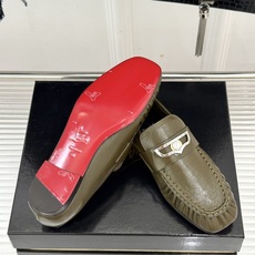 男码+20 ChristinLouboutin/CL26WF新品 复古褶皱英伦乐情侣款福鞋 金属扣自带奢牌锋芒 手工褶皱 男码+20 ChristinLouboutin/CL26WF新品 复古褶皱英伦乐情侣款福鞋 金属扣自带奢牌锋芒 手工褶皱