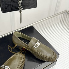 男码+20 ChristinLouboutin/CL26WF新品 复古褶皱英伦乐情侣款福鞋 金属扣自带奢牌锋芒 手工褶皱 男码+20 ChristinLouboutin/CL26WF新品 复古褶皱英伦乐情侣款福鞋 金属扣自带奢牌锋芒 手工褶皱