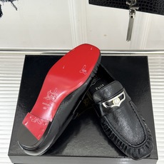 男码+20 ChristinLouboutin/CL26WF新品 复古褶皱英伦乐情侣款福鞋 金属扣自带奢牌锋芒 手工褶皱 男码+20 ChristinLouboutin/CL26WF新品 复古褶皱英伦乐情侣款福鞋 金属扣自带奢牌锋芒 手工褶皱