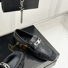 男码+20 ChristinLouboutin/CL26WF新品 复古褶皱英伦乐情侣款福鞋 金属扣自带奢牌锋芒 手工褶皱 男码+20 ChristinLouboutin/CL26WF新品 复古褶皱英伦乐情侣款福鞋 金属扣自带奢牌锋芒 手工褶皱