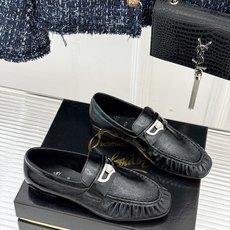 男码+20 ChristinLouboutin/CL26WF新品 复古褶皱英伦乐情侣款福鞋 金属扣自带奢牌锋芒 手工褶皱 男码+20 ChristinLouboutin/CL26WF新品 复古褶皱英伦乐情侣款福鞋 金属扣自带奢牌锋芒 手工褶皱