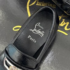 男码+20 ChristinLouboutin/CL26WF新品 复古褶皱英伦乐情侣款福鞋 金属扣自带奢牌锋芒 手工褶皱 男码+20 ChristinLouboutin/CL26WF新品 复古褶皱英伦乐情侣款福鞋 金属扣自带奢牌锋芒 手工褶皱