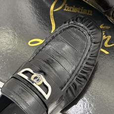 男码+20 ChristinLouboutin/CL26WF新品 复古褶皱英伦乐情侣款福鞋 金属扣自带奢牌锋芒 手工褶皱 男码+20 ChristinLouboutin/CL26WF新品 复古褶皱英伦乐情侣款福鞋 金属扣自带奢牌锋芒 手工褶皱