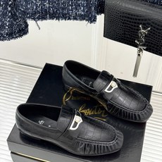 男码+20 ChristinLouboutin/CL26WF新品 复古褶皱英伦乐情侣款福鞋 金属扣自带奢牌锋芒 手工褶皱 男码+20 ChristinLouboutin/CL26WF新品 复古褶皱英伦乐情侣款福鞋 金属扣自带奢牌锋芒 手工褶皱