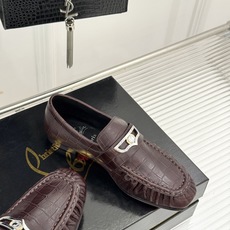 男码+20 ChristinLouboutin/CL26WF新品 复古褶皱英伦乐情侣款福鞋 金属扣自带奢牌锋芒 手工褶皱 男码+20 ChristinLouboutin/CL26WF新品 复古褶皱英伦乐情侣款福鞋 金属扣自带奢牌锋芒 手工褶皱