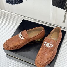 男码+20 ChristinLouboutin/CL26WF新品 复古褶皱英伦乐情侣款福鞋 金属扣自带奢牌锋芒 手工褶皱 男码+20 ChristinLouboutin/CL26WF新品 复古褶皱英伦乐情侣款福鞋 金属扣自带奢牌锋芒 手工褶皱