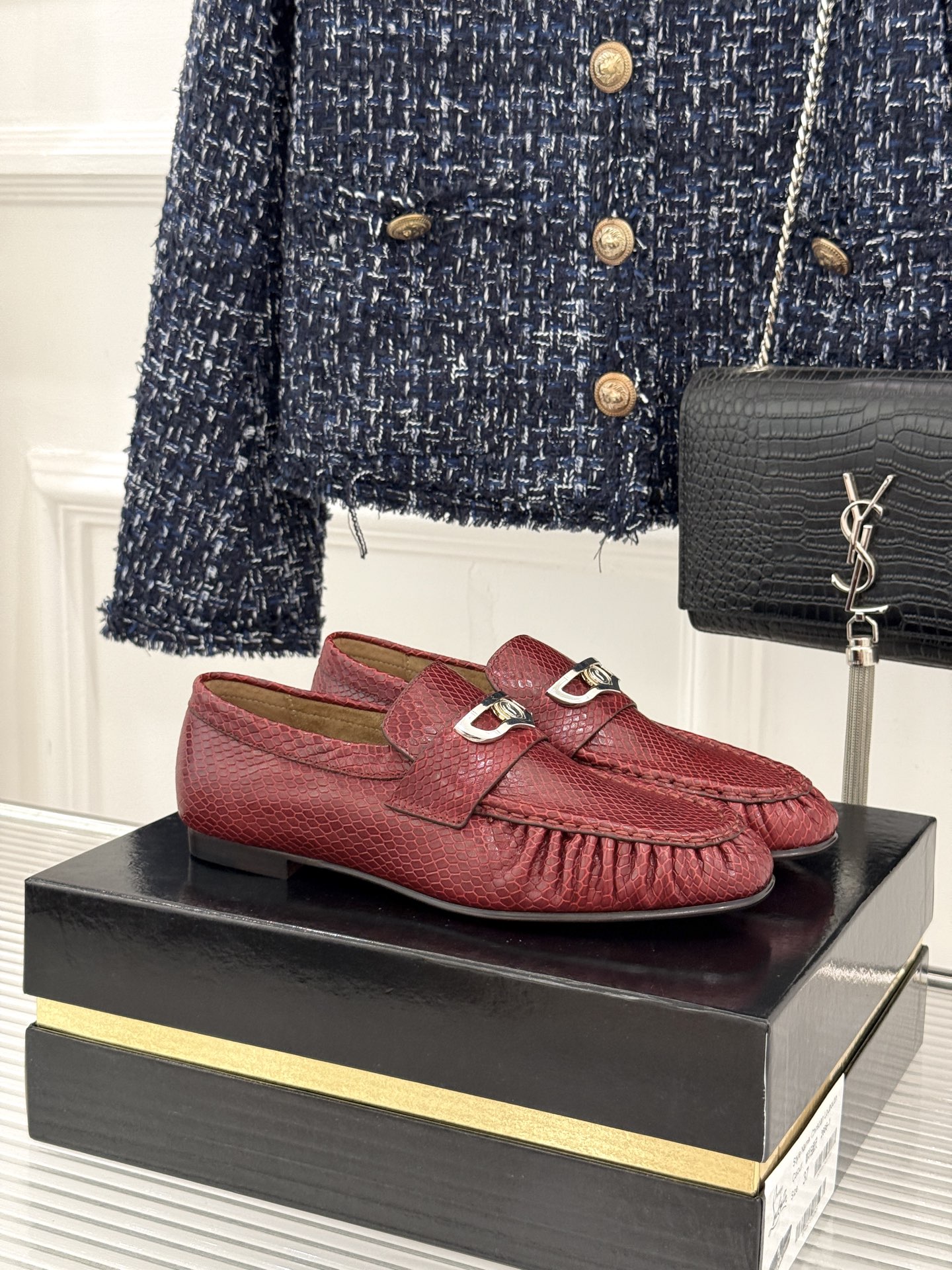 男码+20 ChristinLouboutin/CL26WF新品 复古褶皱英伦乐情侣款福鞋 金属扣自带奢牌锋芒 手工褶皱 男码+20 ChristinLouboutin/CL26WF新品 复古褶皱英伦乐情侣款福鞋 金属扣自带奢牌锋芒 手工褶皱