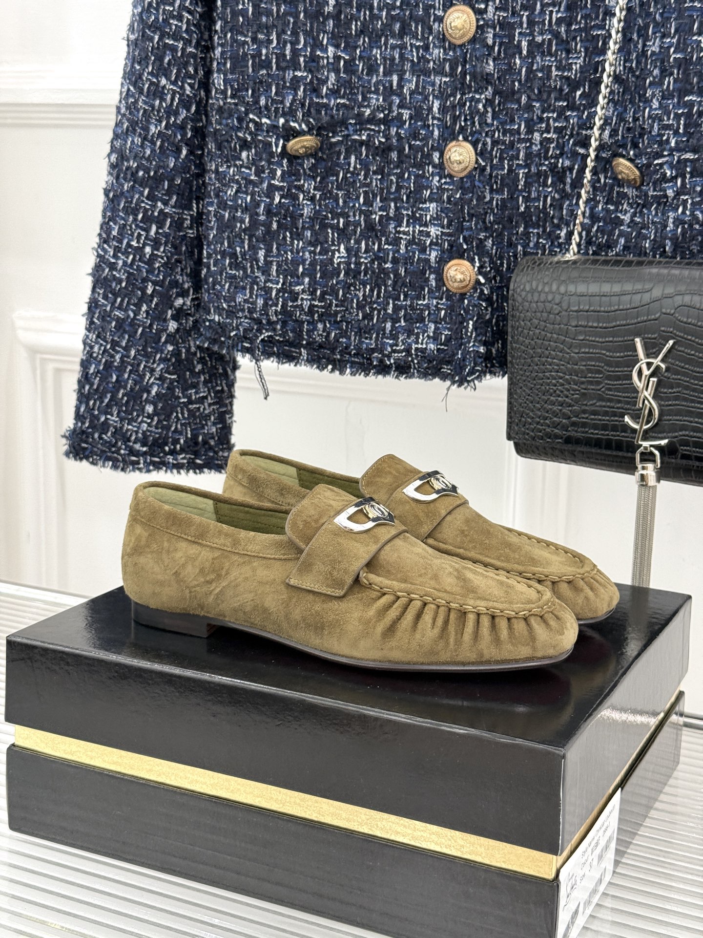 男码+20 ChristinLouboutin/CL26WF新品 复古褶皱英伦乐情侣款福鞋 金属扣自带奢牌锋芒 手工褶皱 男码+20 ChristinLouboutin/CL26WF新品 复古褶皱英伦乐情侣款福鞋 金属扣自带奢牌锋芒 手工褶皱