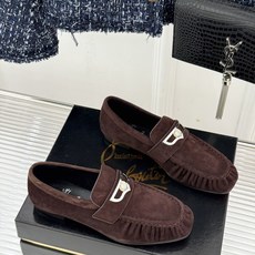 男码+20 ChristinLouboutin/CL26WF新品 复古褶皱英伦乐情侣款福鞋 金属扣自带奢牌锋芒 手工褶皱 男码+20 ChristinLouboutin/CL26WF新品 复古褶皱英伦乐情侣款福鞋 金属扣自带奢牌锋芒 手工褶皱