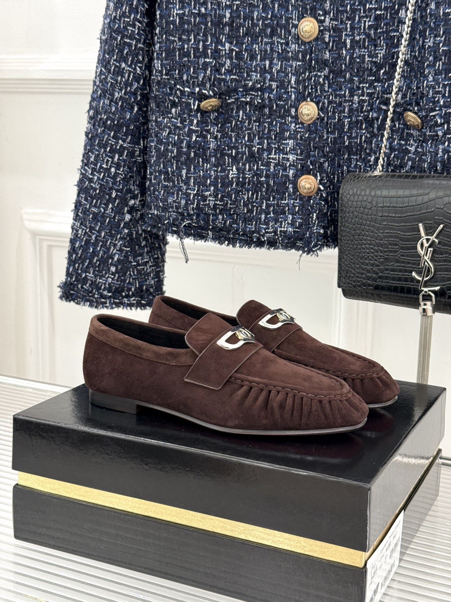 男码+20 ChristinLouboutin/CL26WF新品 复古褶皱英伦乐情侣款福鞋 金属扣自带奢牌锋芒 手工褶皱 男码+20 ChristinLouboutin/CL26WF新品 复古褶皱英伦乐情侣款福鞋 金属扣自带奢牌锋芒 手工褶皱