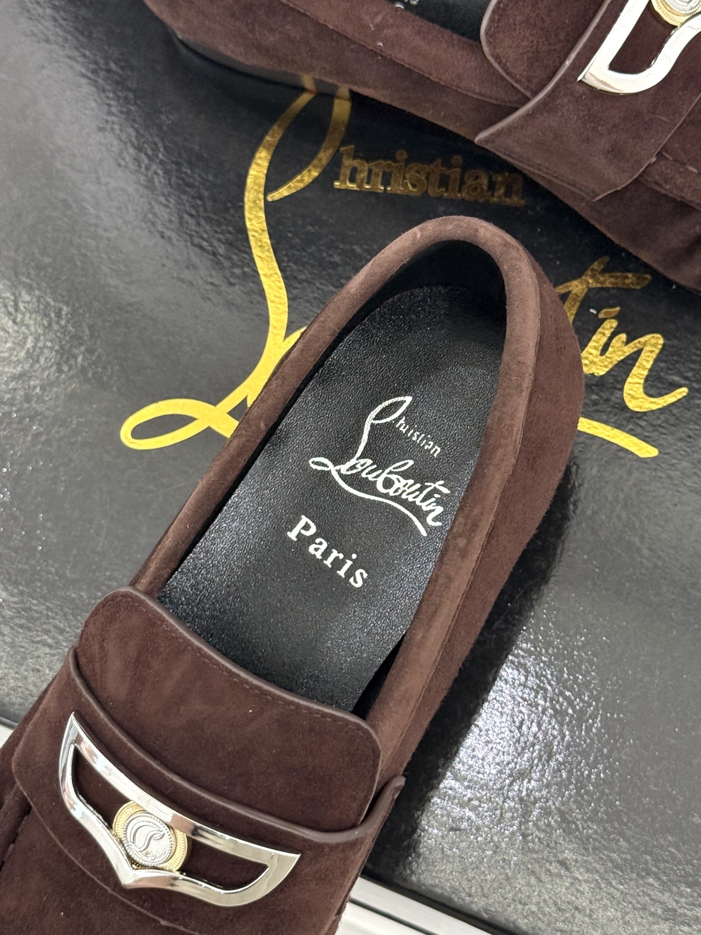 男码+20 ChristinLouboutin/CL26WF新品 复古褶皱英伦乐情侣款福鞋 金属扣自带奢牌锋芒 手工褶皱 男码+20 ChristinLouboutin/CL26WF新品 复古褶皱英伦乐情侣款福鞋 金属扣自带奢牌锋芒 手工褶皱