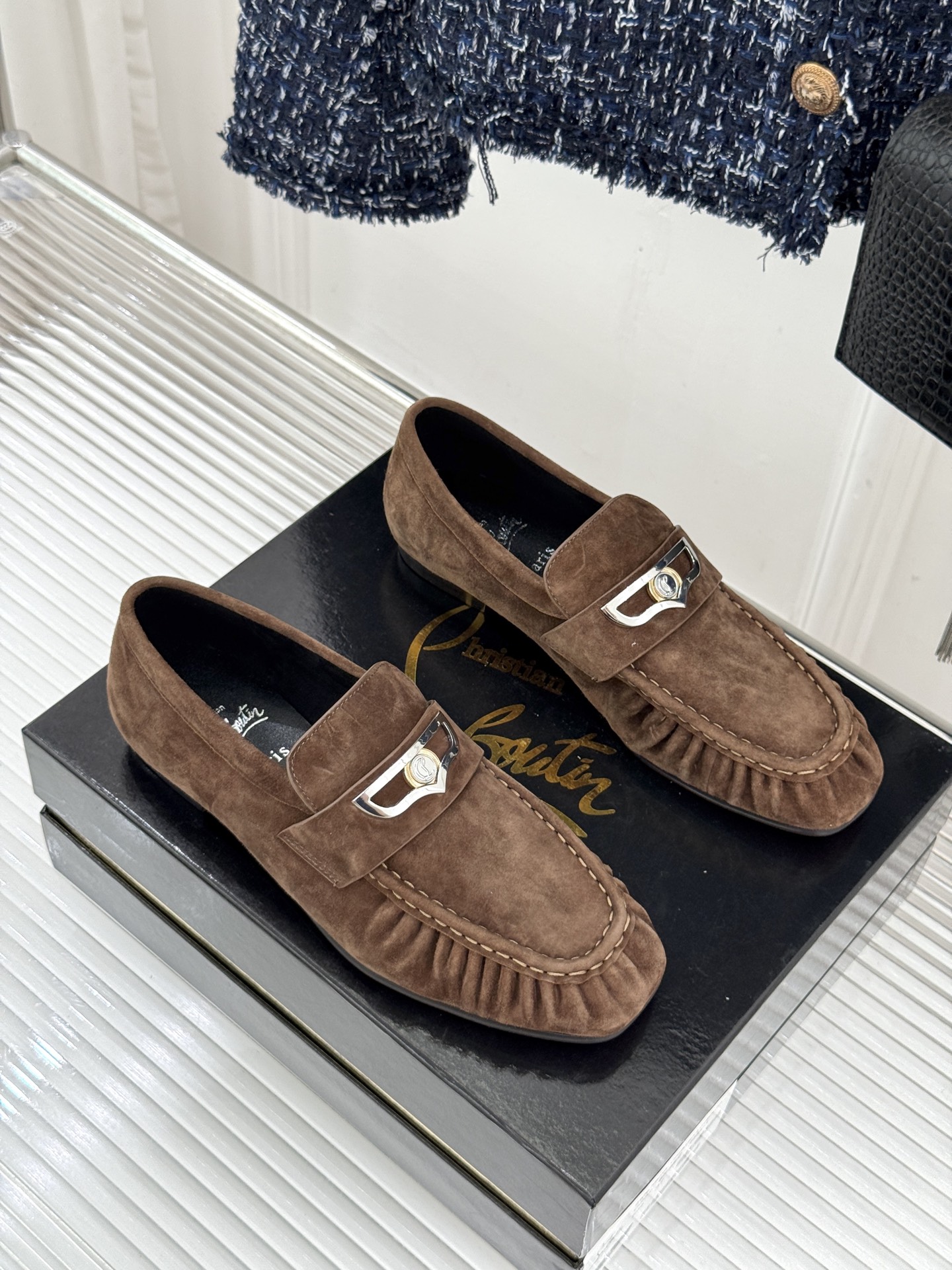 男码＋20 ChristinLouboutin/CL26WF新品 复古褶皱英伦乐情侣款福鞋 金属扣自带奢牌锋芒 手工褶皱