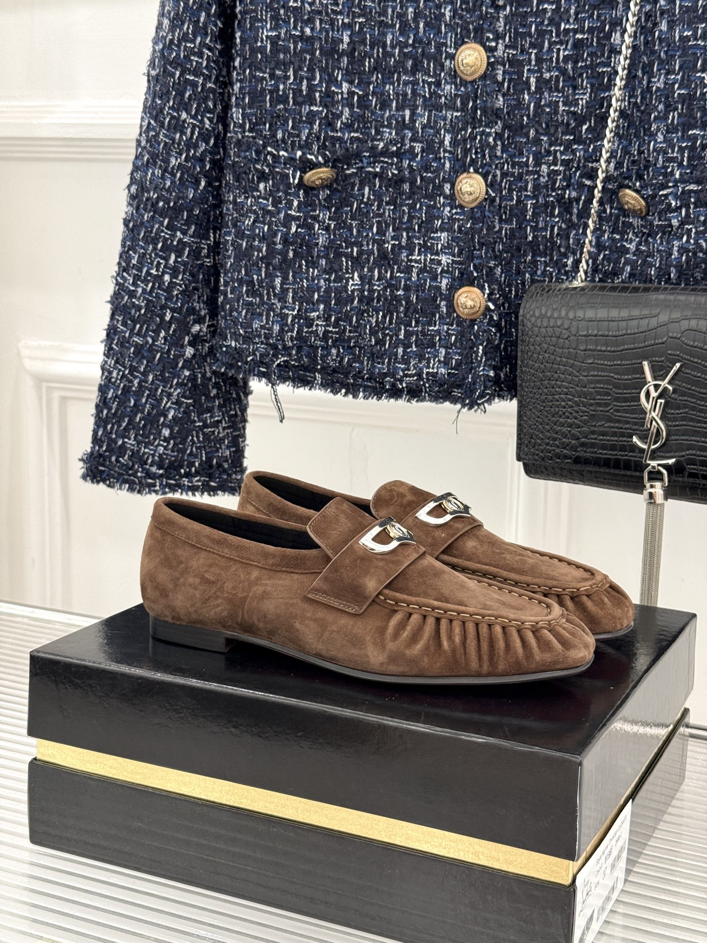男码+20 ChristinLouboutin/CL26WF新品 复古褶皱英伦乐情侣款福鞋 金属扣自带奢牌锋芒 手工褶皱 男码+20 ChristinLouboutin/CL26WF新品 复古褶皱英伦乐情侣款福鞋 金属扣自带奢牌锋芒 手工褶皱