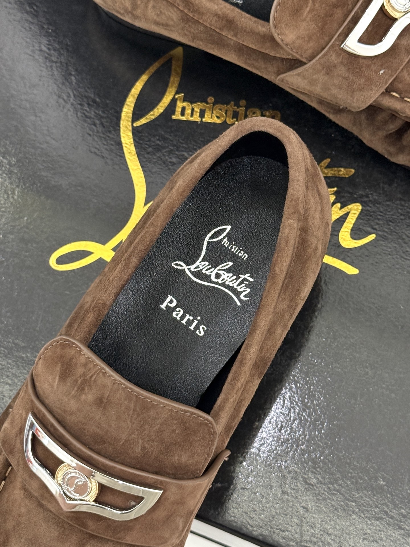 男码＋20 ChristinLouboutin/CL26WF新品 复古褶皱英伦乐情侣款福鞋 金属扣自带奢牌锋芒 手工褶皱