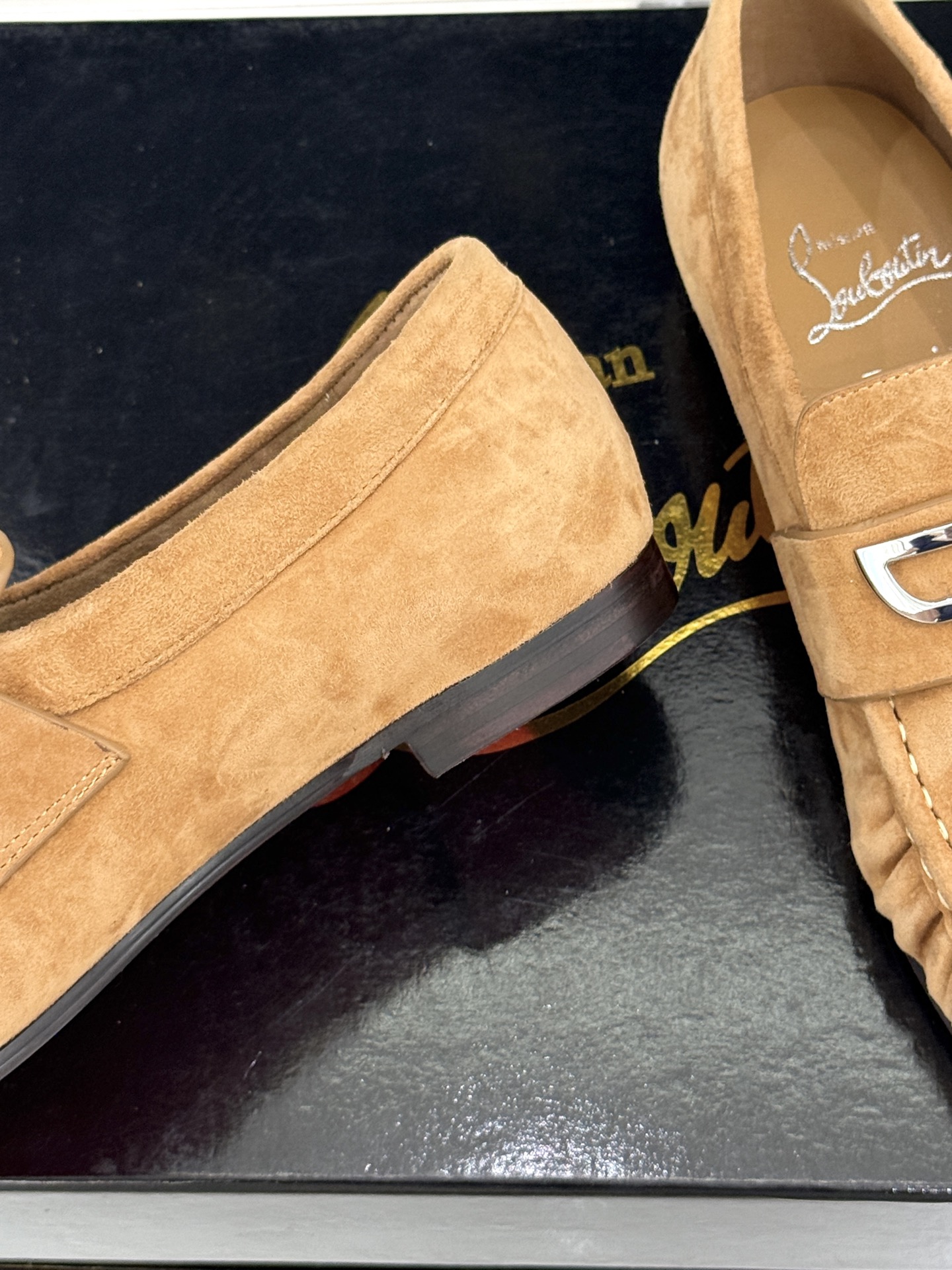 男码＋20 ChristinLouboutin/CL26WF新品 复古褶皱英伦乐情侣款福鞋 金属扣自带奢牌锋芒 手工褶皱