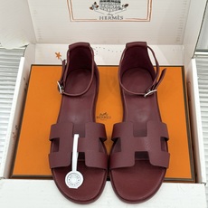 (配原版飞机盒) Hermès/爱马仕经典H型 平底凉鞋 标志性的“H”元素 以剪裁呈现 Epsom牛皮细腻又挺括 平 (配原版飞机盒) Hermès/爱马仕经典H型 平底凉鞋 标志性的“H”元素 以剪裁呈现 Epsom牛皮细腻又挺括 平