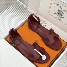 (配原版飞机盒) Hermès/爱马仕经典H型 平底凉鞋 标志性的“H”元素 以剪裁呈现 Epsom牛皮细腻又挺括 平 (配原版飞机盒) Hermès/爱马仕经典H型 平底凉鞋 标志性的“H”元素 以剪裁呈现 Epsom牛皮细腻又挺括 平