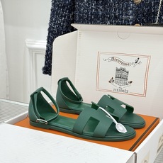 (配原版飞机盒) Hermès/爱马仕经典H型 平底凉鞋 标志性的“H”元素 以剪裁呈现 Epsom牛皮细腻又挺括 平 (配原版飞机盒) Hermès/爱马仕经典H型 平底凉鞋 标志性的“H”元素 以剪裁呈现 Epsom牛皮细腻又挺括 平