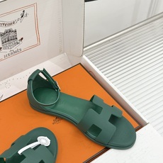 (配原版飞机盒) Hermès/爱马仕经典H型 平底凉鞋 标志性的“H”元素 以剪裁呈现 Epsom牛皮细腻又挺括 平 (配原版飞机盒) Hermès/爱马仕经典H型 平底凉鞋 标志性的“H”元素 以剪裁呈现 Epsom牛皮细腻又挺括 平
